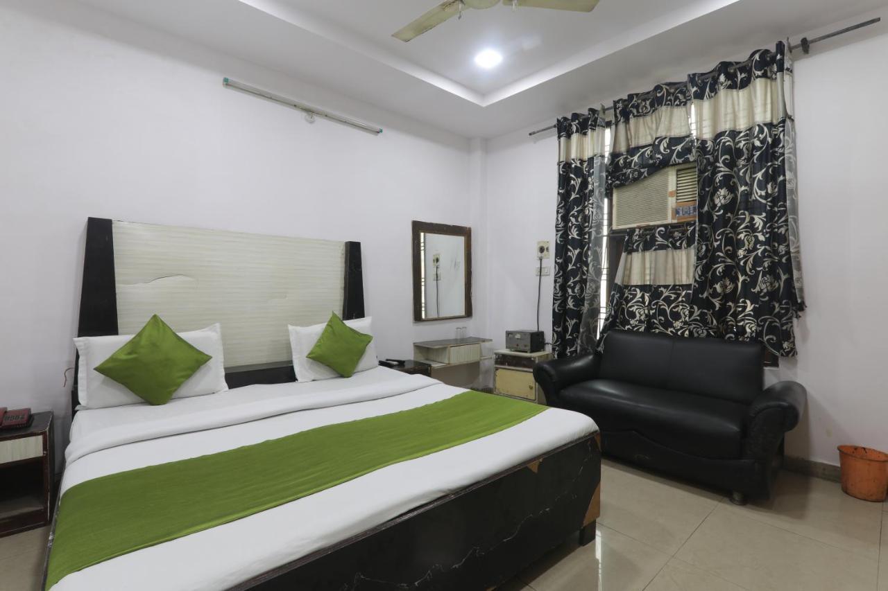 Hotel Dayal Lakhnaú Exteriér fotografie